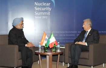 The Prime Minister, Dr. Manmohan Singh meeting the Prime Minister of Italy, Mr. Mario Monti