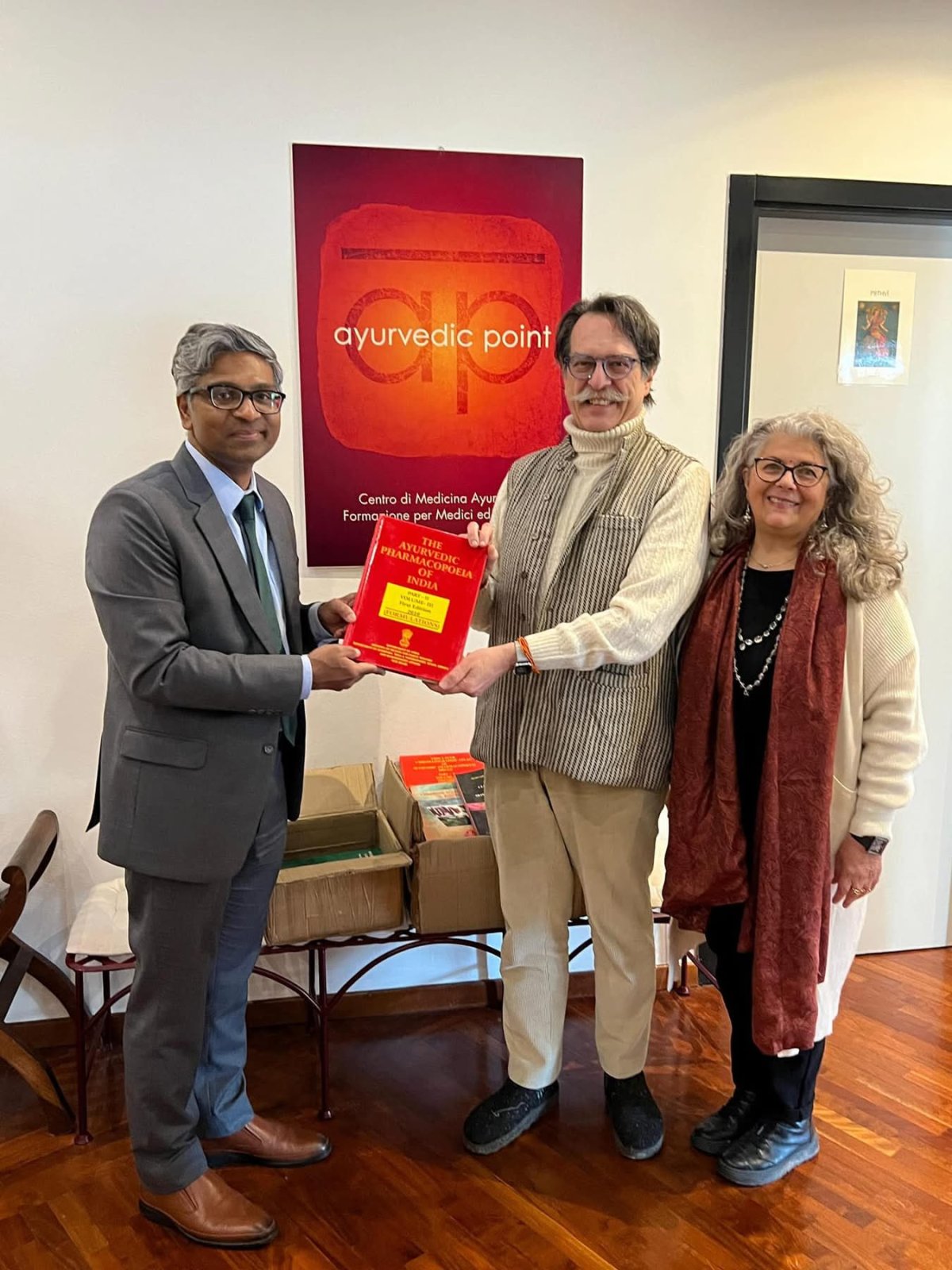 On February 4, 2025, Consul General Mr Lavanya Kumar gifted books on Ayurveda to Dr. Antonio Morandi, a renowned Ayurvedic doctor at Ayurvedic Point in Milan. These books were presented by the Central Council for Research in Ayurvedic Sciences, Ministry of AYUSH, Government of India.