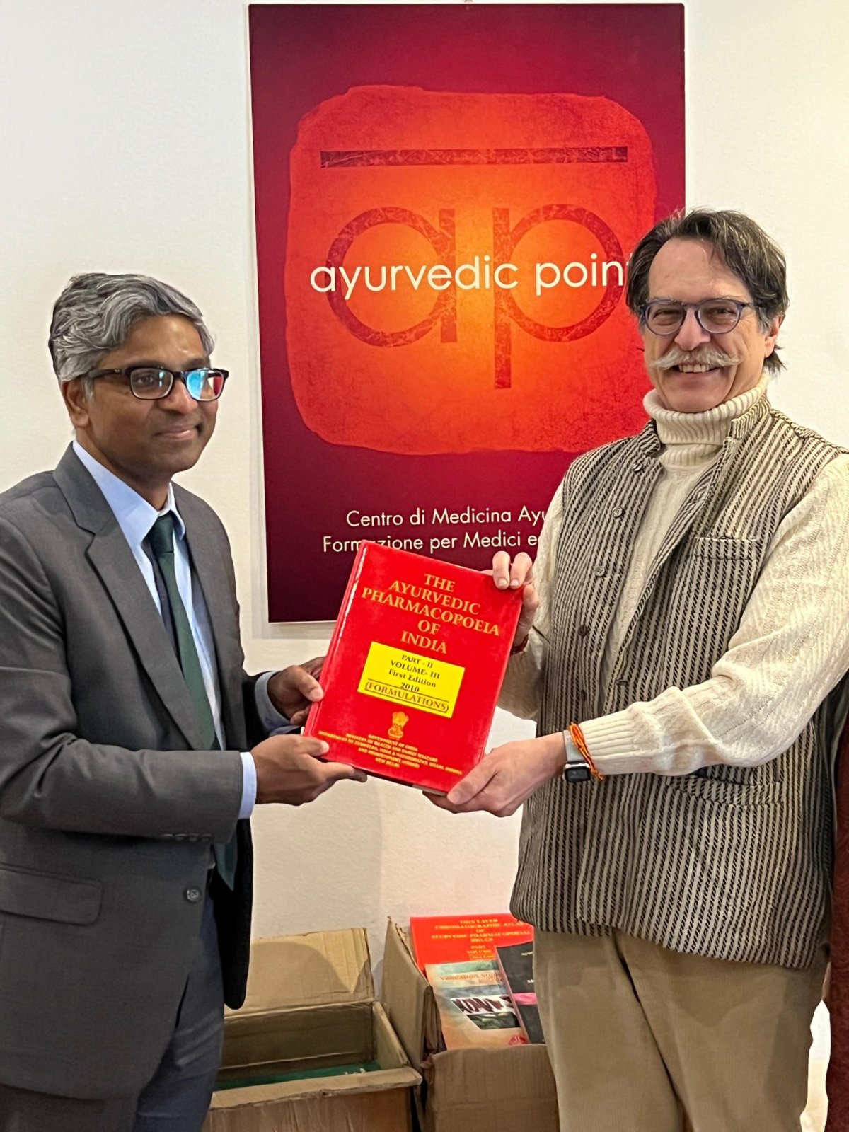 On February 4, 2025, Consul General Mr Lavanya Kumar gifted books on Ayurveda to Dr. Antonio Morandi, a renowned Ayurvedic doctor at Ayurvedic Point in Milan. These books were presented by the Central Council for Research in Ayurvedic Sciences, Ministry of AYUSH, Government of India.